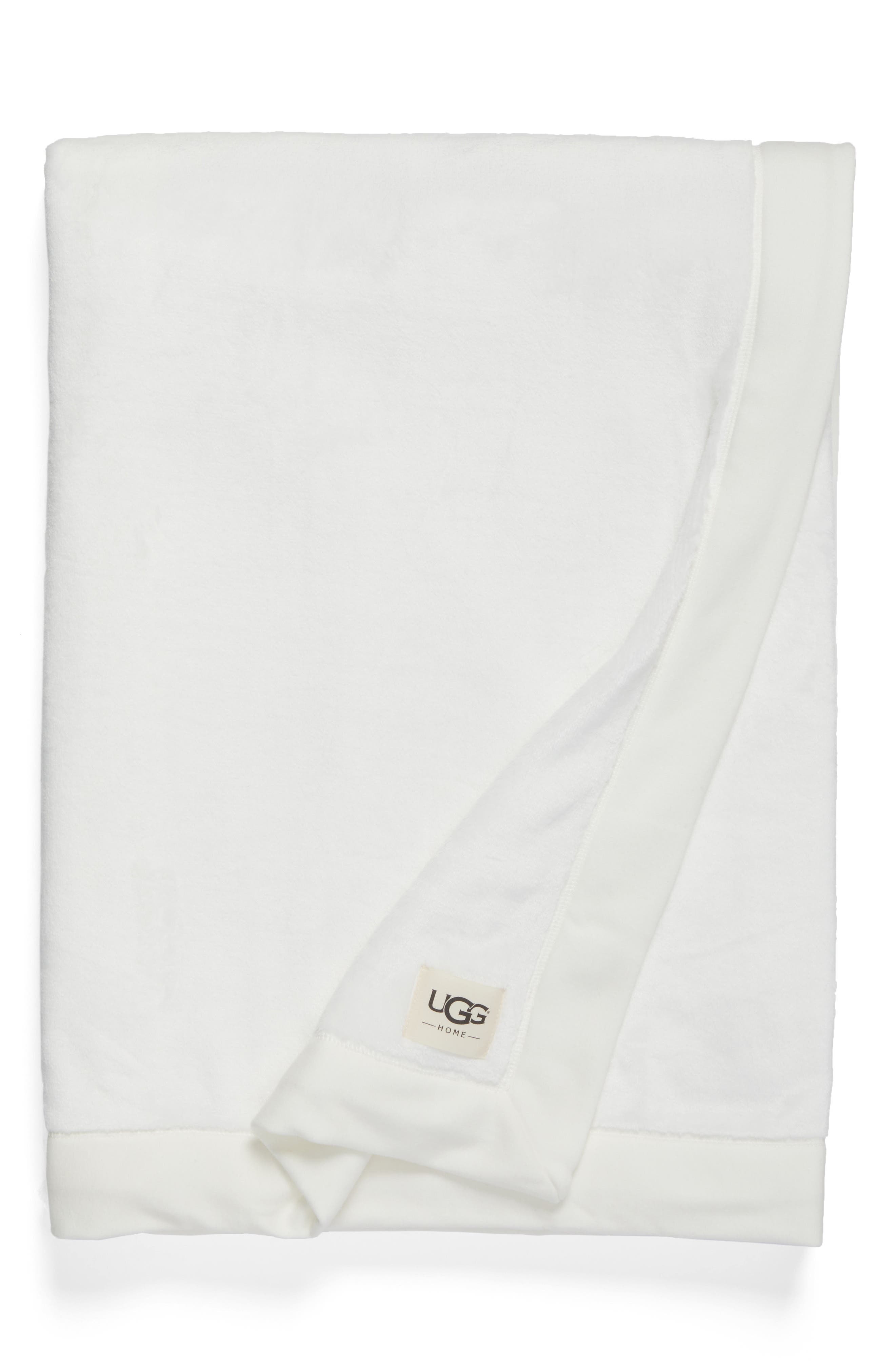 UGG<SUP>®</SUP> Duffield Throw, Main, color, CREAM” width=”429″ height=”658″/><figcaption>ugg Blanket <br>$98</figcaption></figure></div>
</div><div class=