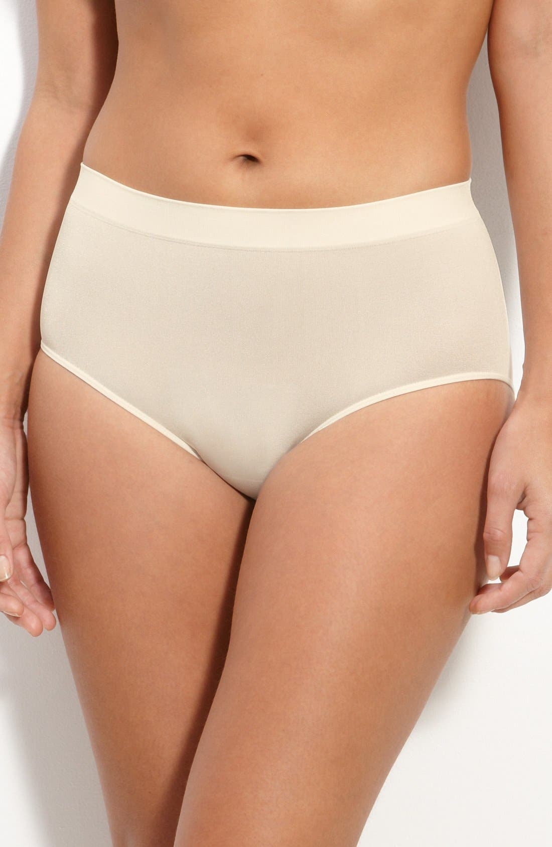 Wacoal B.smooth Seamless Briefs In Ivory