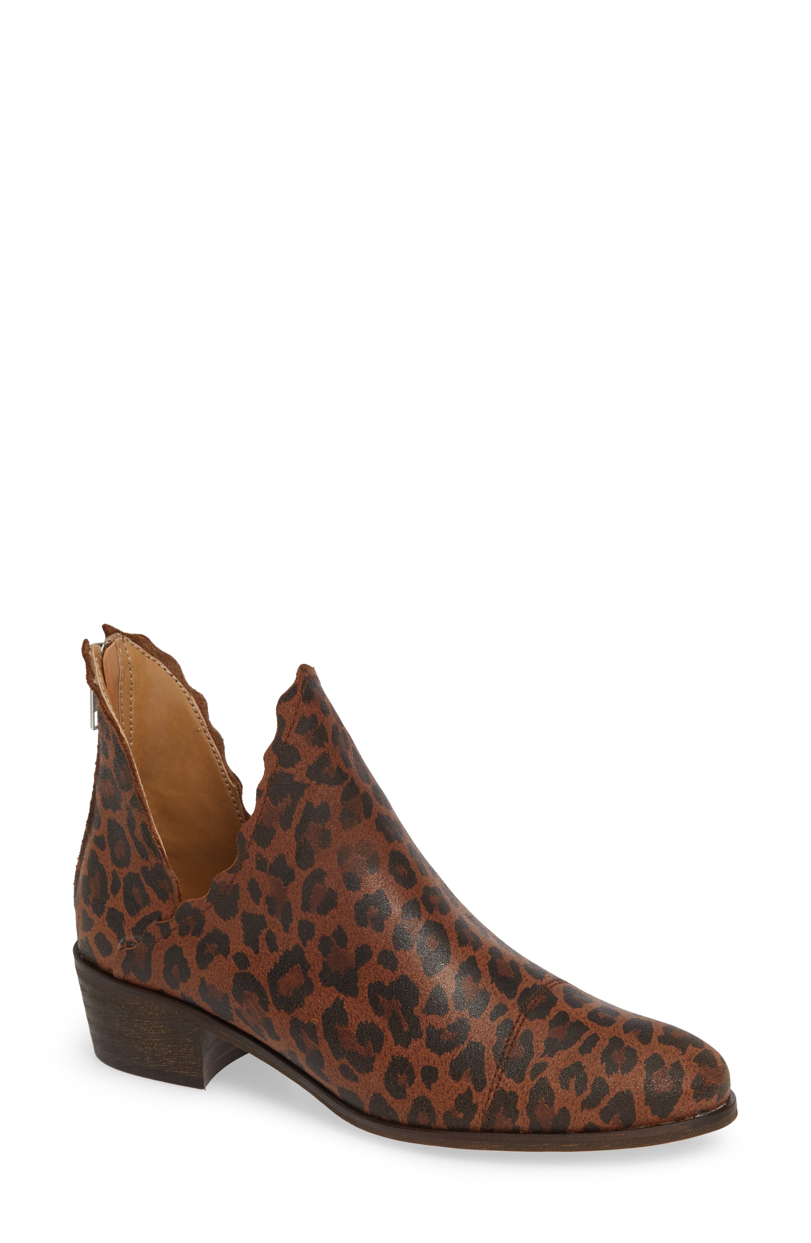 Klub Nico Bae Scalloped Bootie, Brown