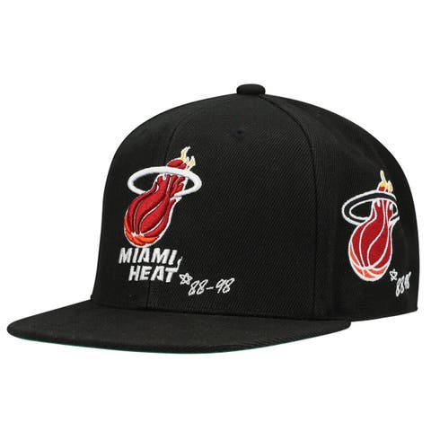 Men's Miami Heat Mitchell & Ness Black/Red Hardwood Classics Sharktooth  Snapback Hat