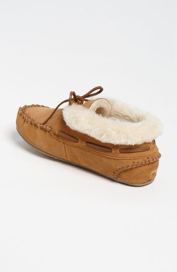 minnetonka chrissy slipper bootie