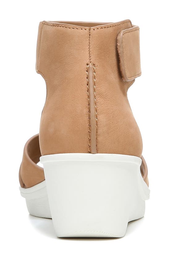 Naturalizer Riviera Wedge Sandal In Cookie Dough Leather