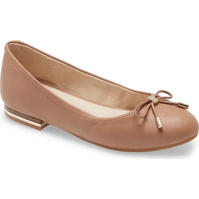 Kenneth Cole New York Balance Ballet Flat, Brown