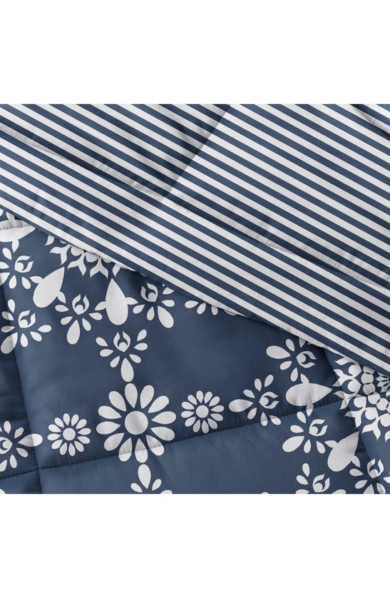 Homespun Premium Ultra Soft Daisy Medallion Reversible Down-alternative Comforter Set In Navy
