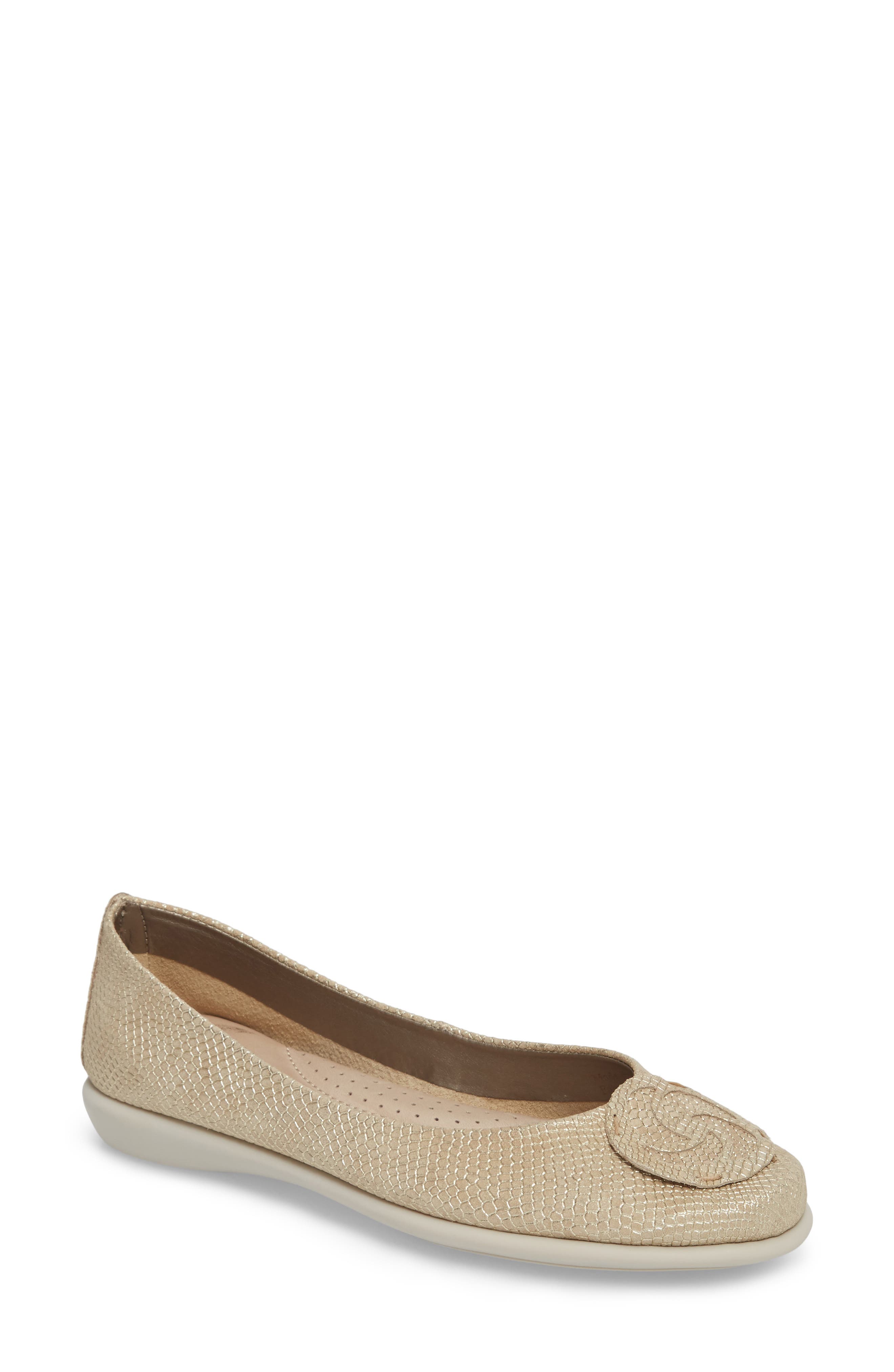The Flexx Bon Bon Plush Medallion Flat, Beige