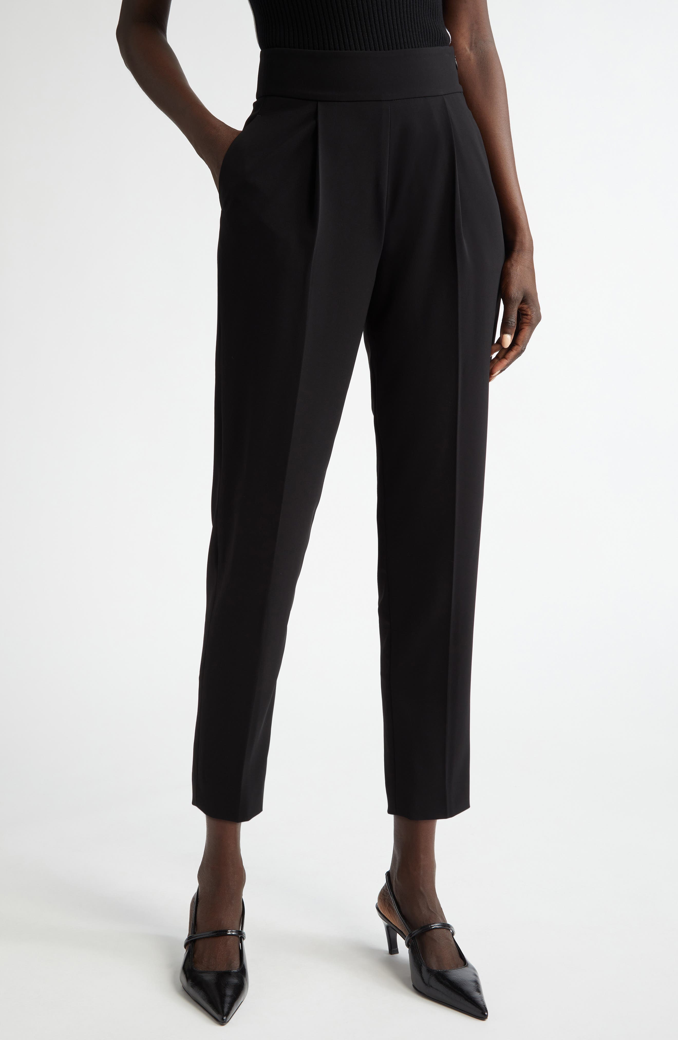 Akris punto Caro Pleat Front Tapered Leg Ankle Pants in Black 