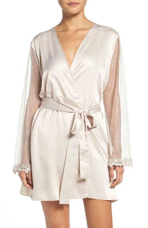 Showstopper Robe in Champagne