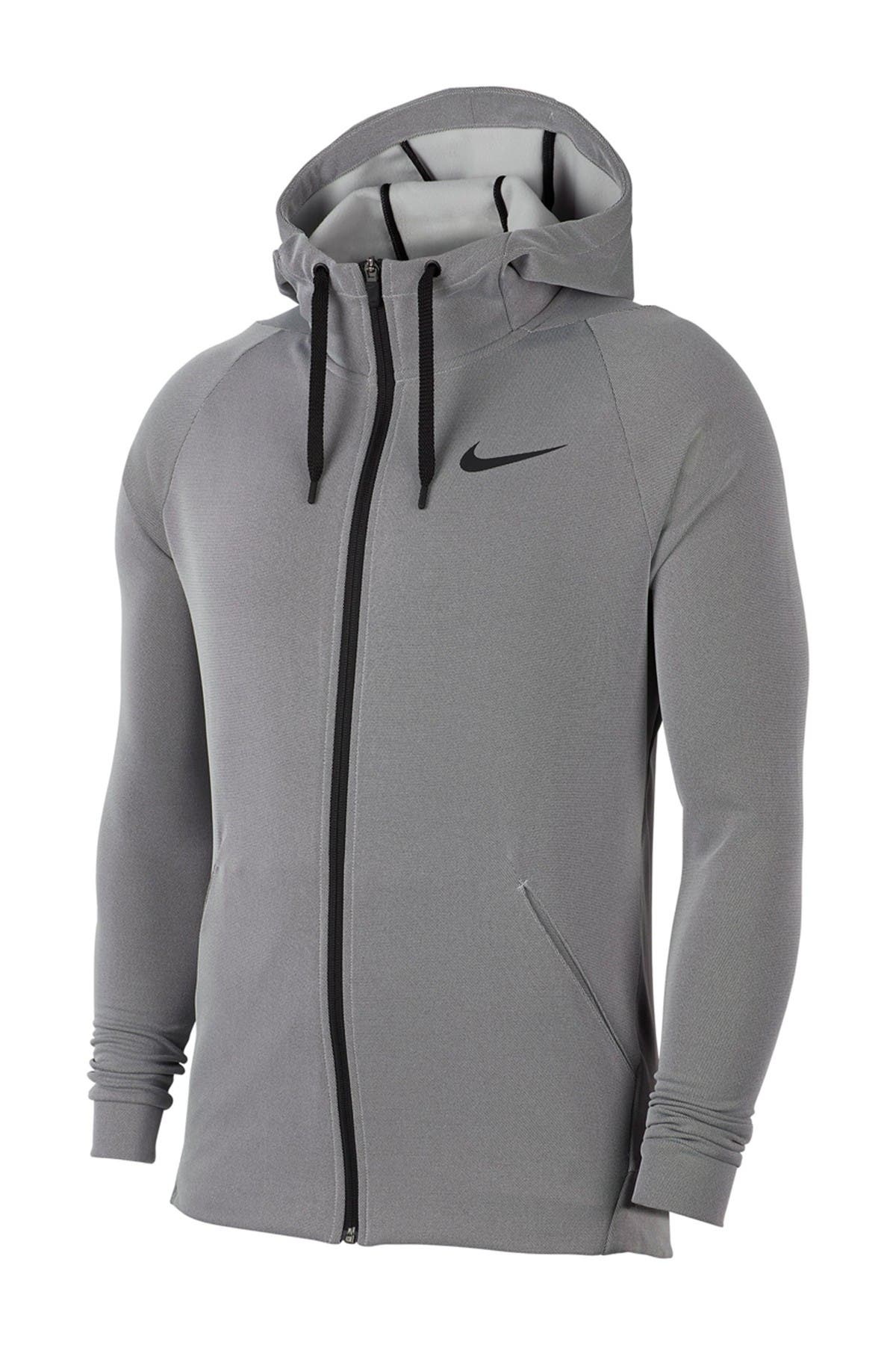 nike therma sweater