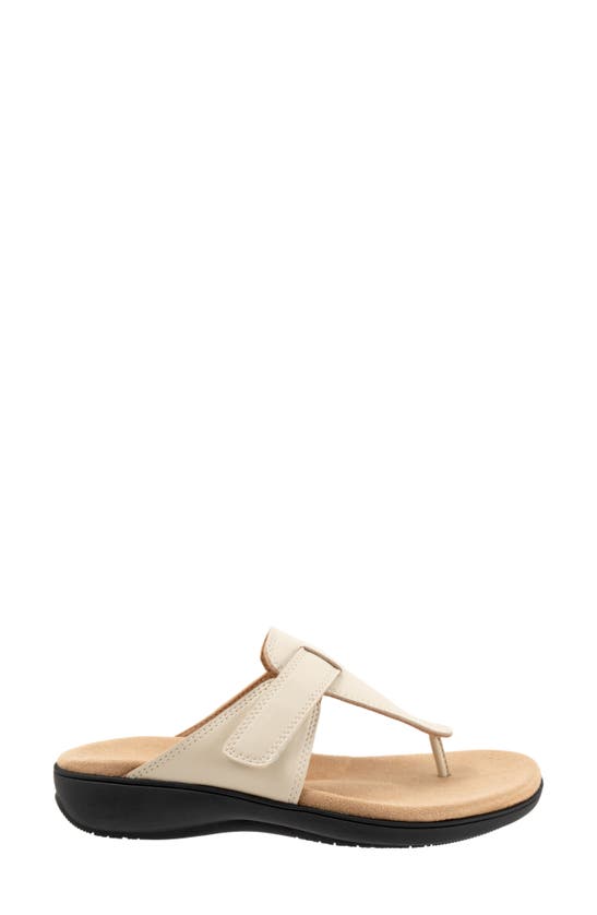 Shop Trotters Robin Flip Flop In Ivory