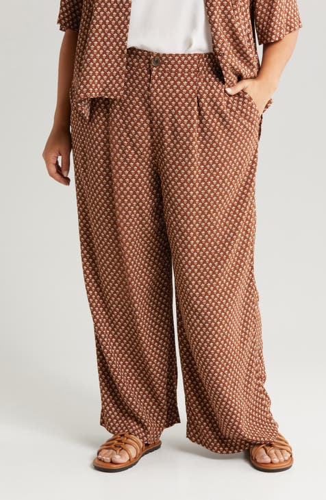 Pleated Wide Leg Pants (Plus)