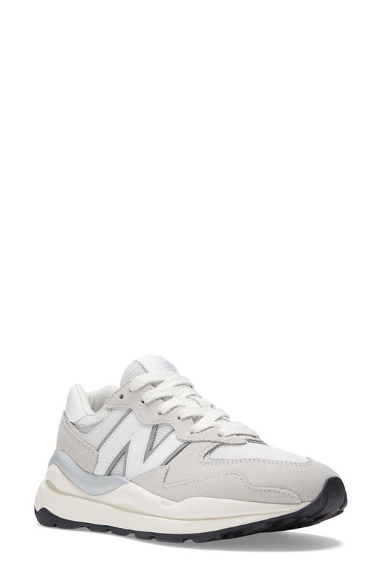 New Balance 57/40 Sneaker In Nimbus Cloud