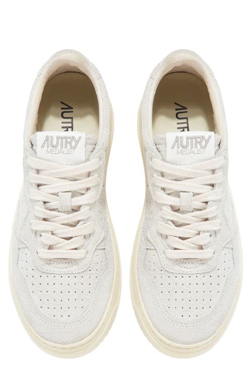 Autry Medalist Low Top Sneaker In White