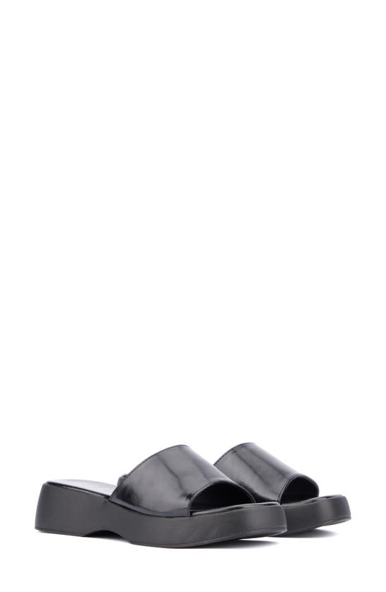 Olivia Miller Ambition Slide Sandal In Black