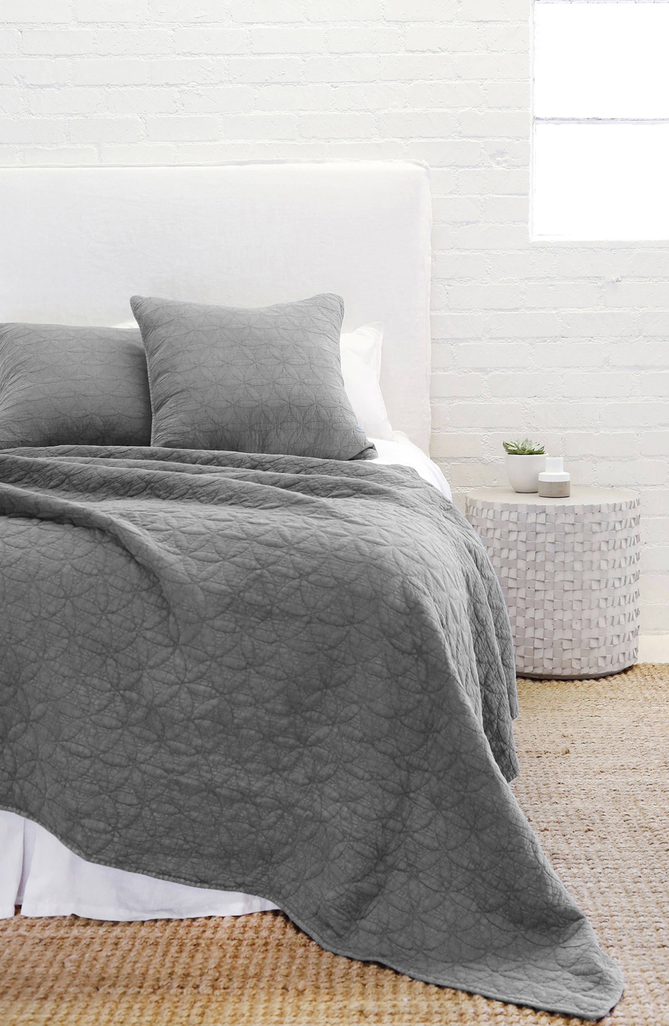 Comforters & Quilts | Nordstrom