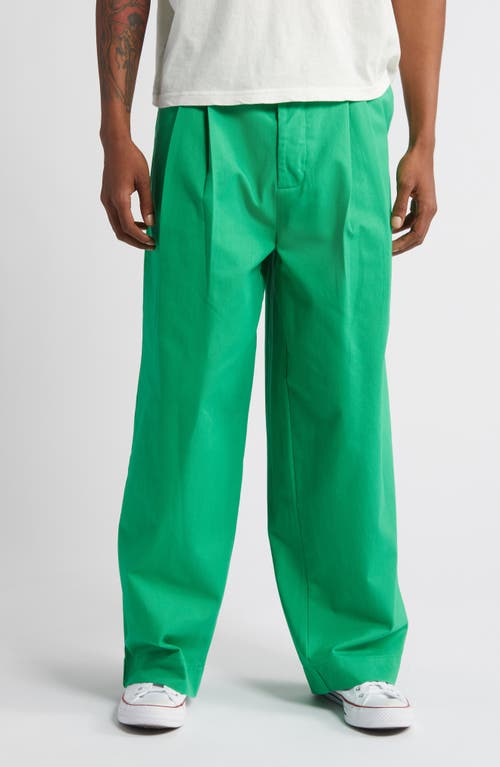 Elwood Baggy Pleated Chinos In Kelly Green