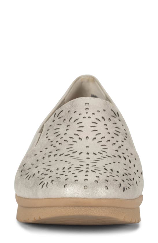 Baretraps Amry Laser-cut Flat In Champagne