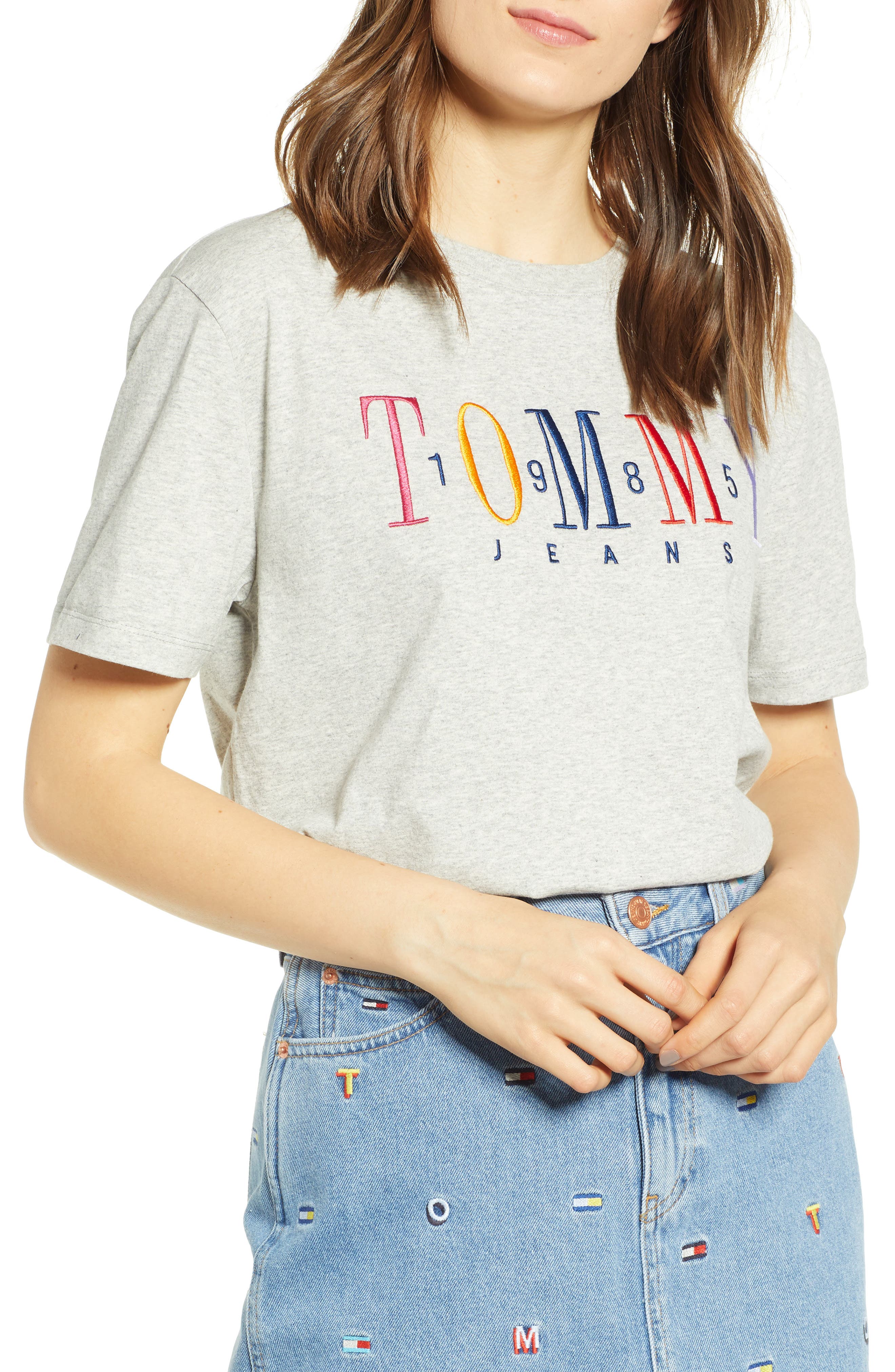 TOMMY JEANS 1985 Embroidered Tee 
