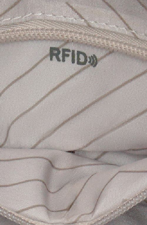Champs Onyx Leather Dopp Kit In Khaki
