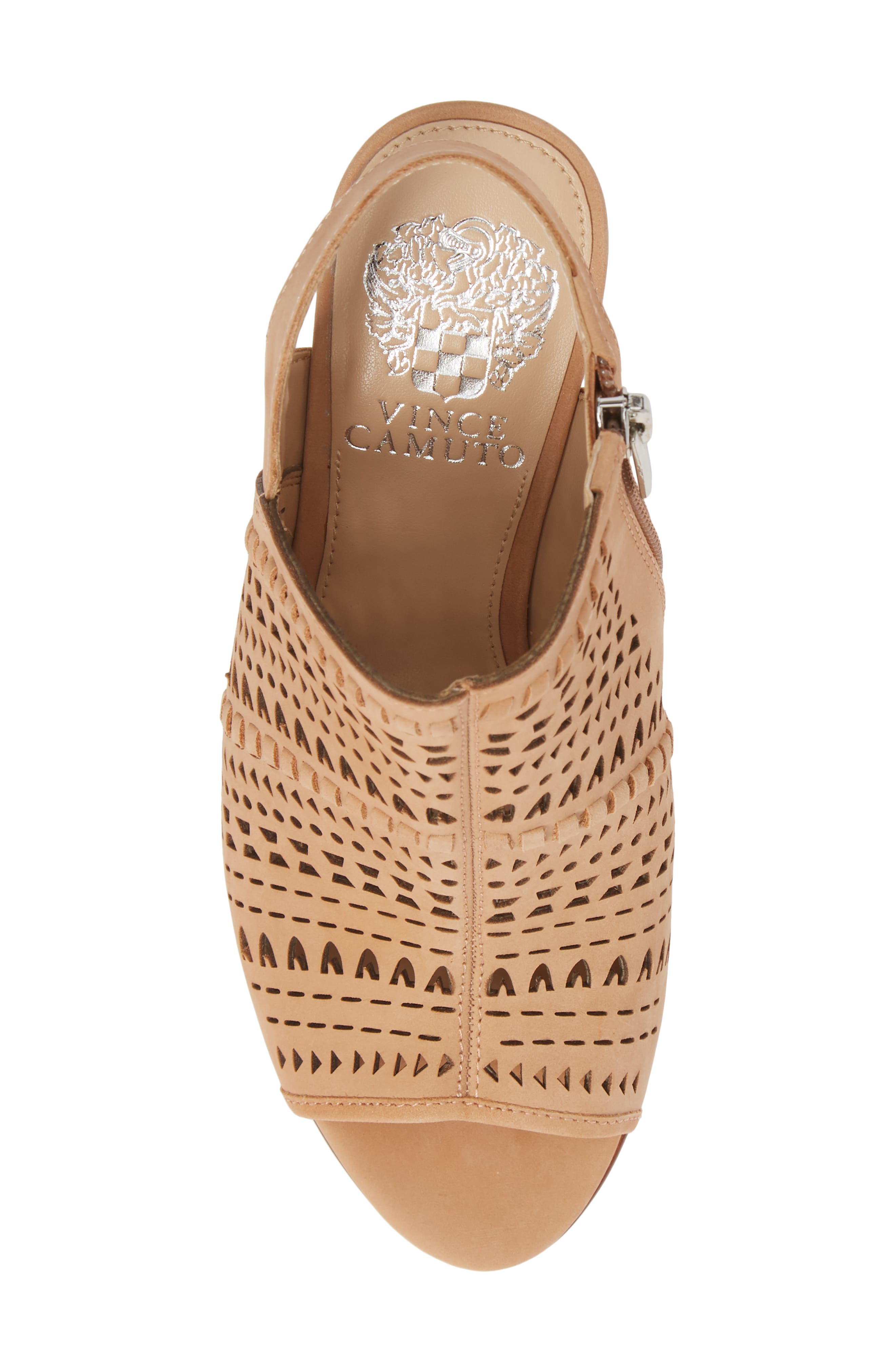 vince camuto derechie