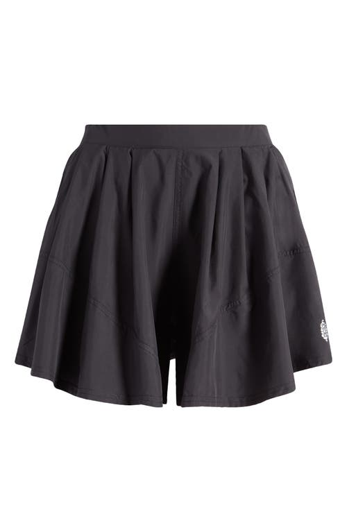 Center Court Shorts in Black