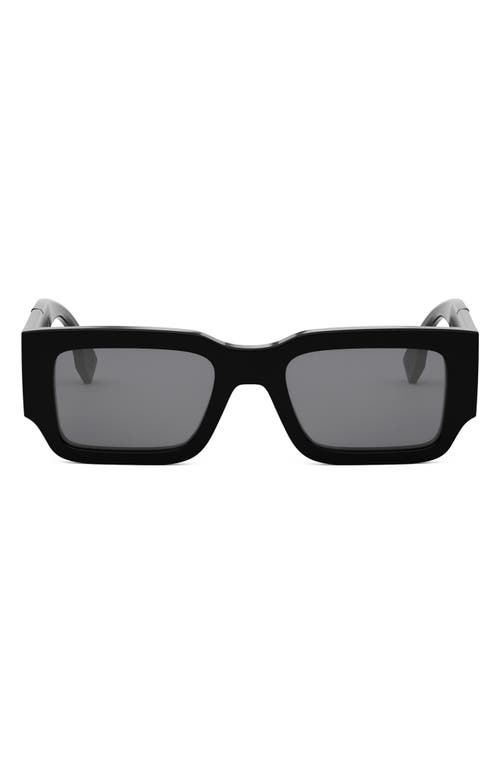 Fendi Logo Sunglasses In Shiny Black/smoke