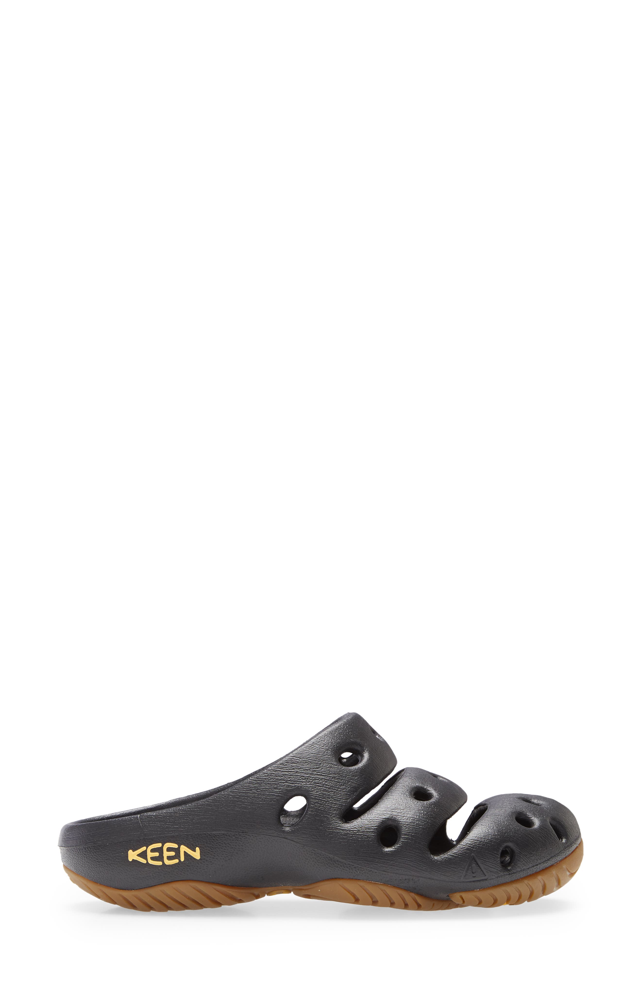 keen yogui sandals