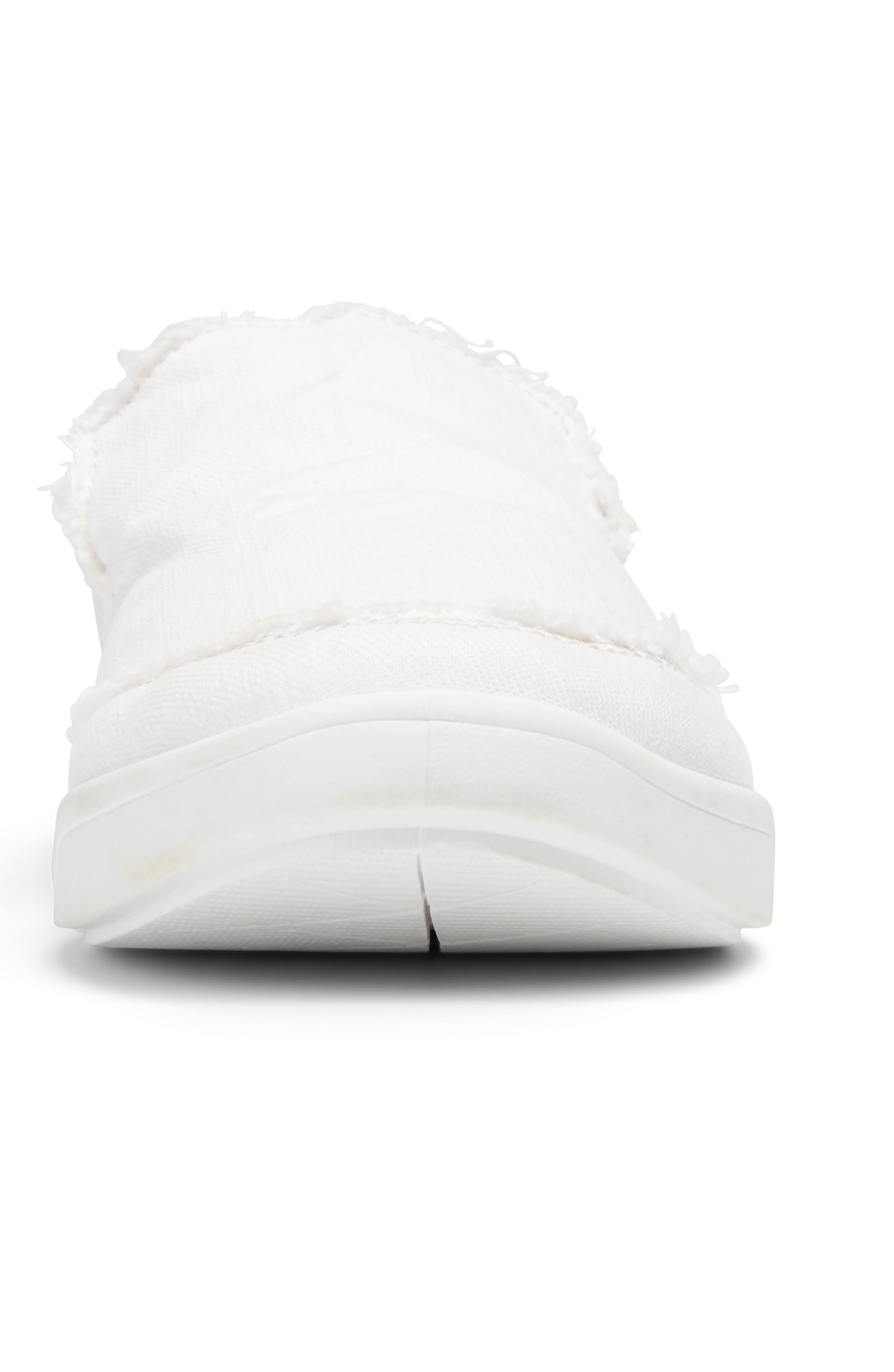 vionic dash slip on sneaker