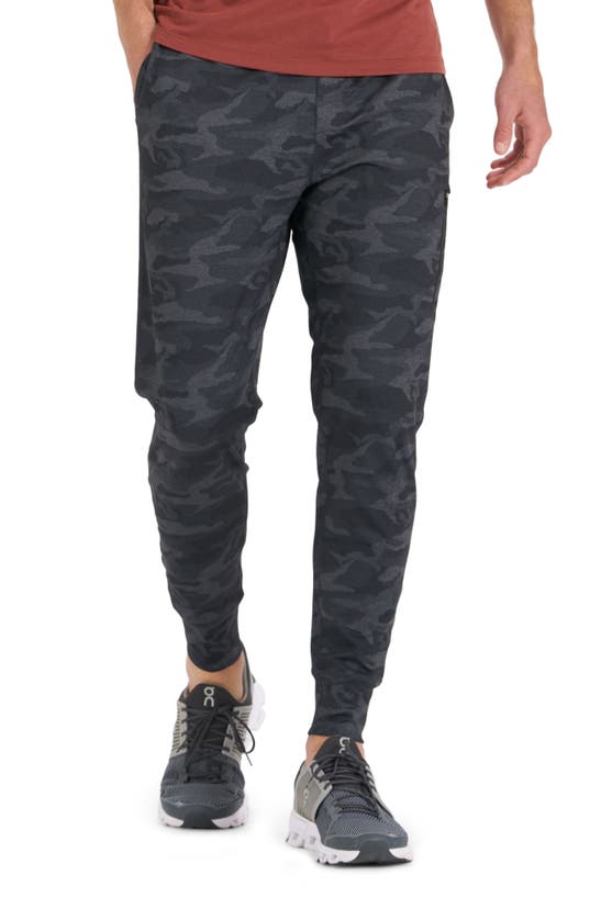 Vuori Sunday Performance Jogger Sweatpants In Black | ModeSens