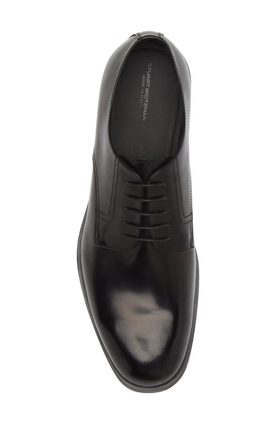 Stuart Weitzman Club Classic Cap Toe Oxford In Black