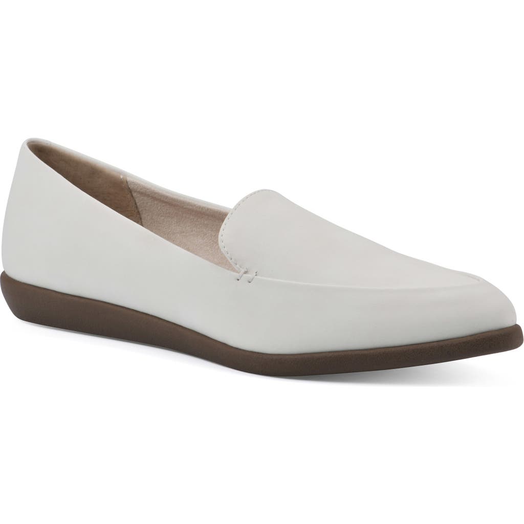 Cliffs By White Mountain Mint Pointed Toe Loafer In Cream/nubuck