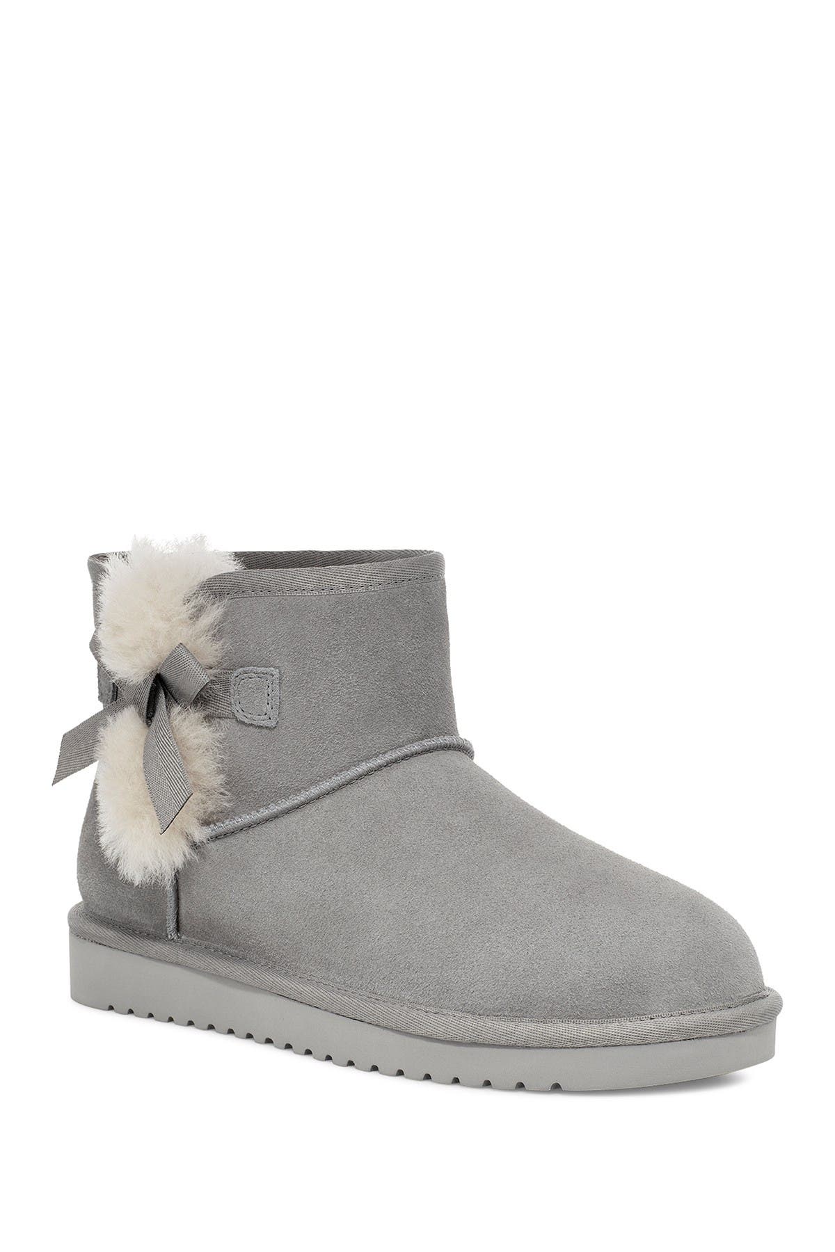 black uggs with fur trim