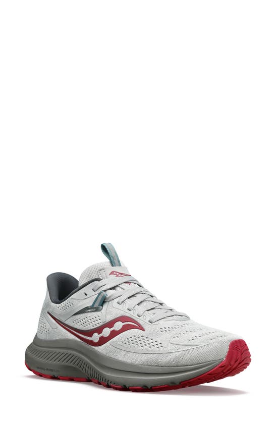 Saucony Omni 21 Running Shoe In Concrete/ Berry