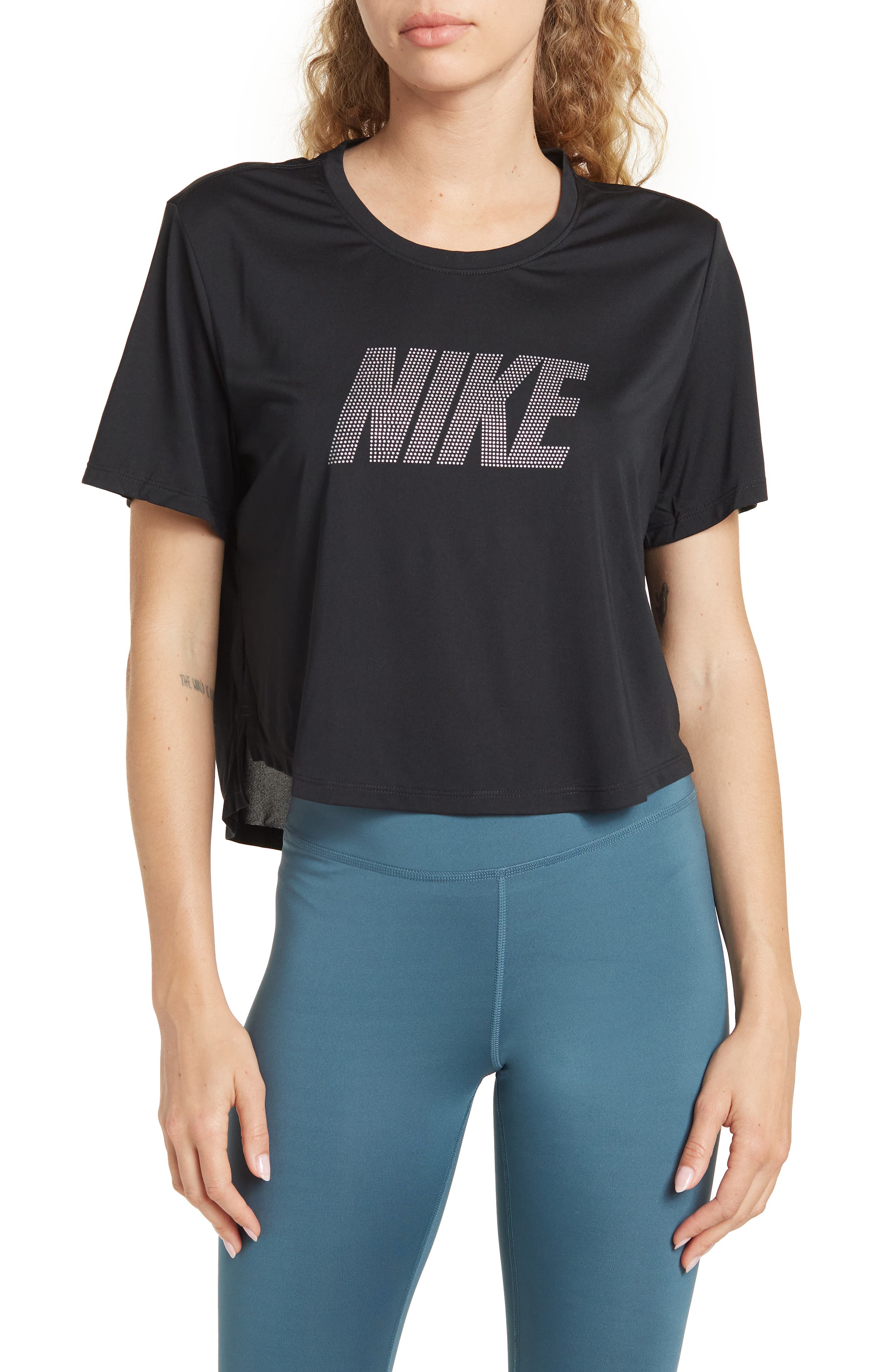 womens nike workout tops