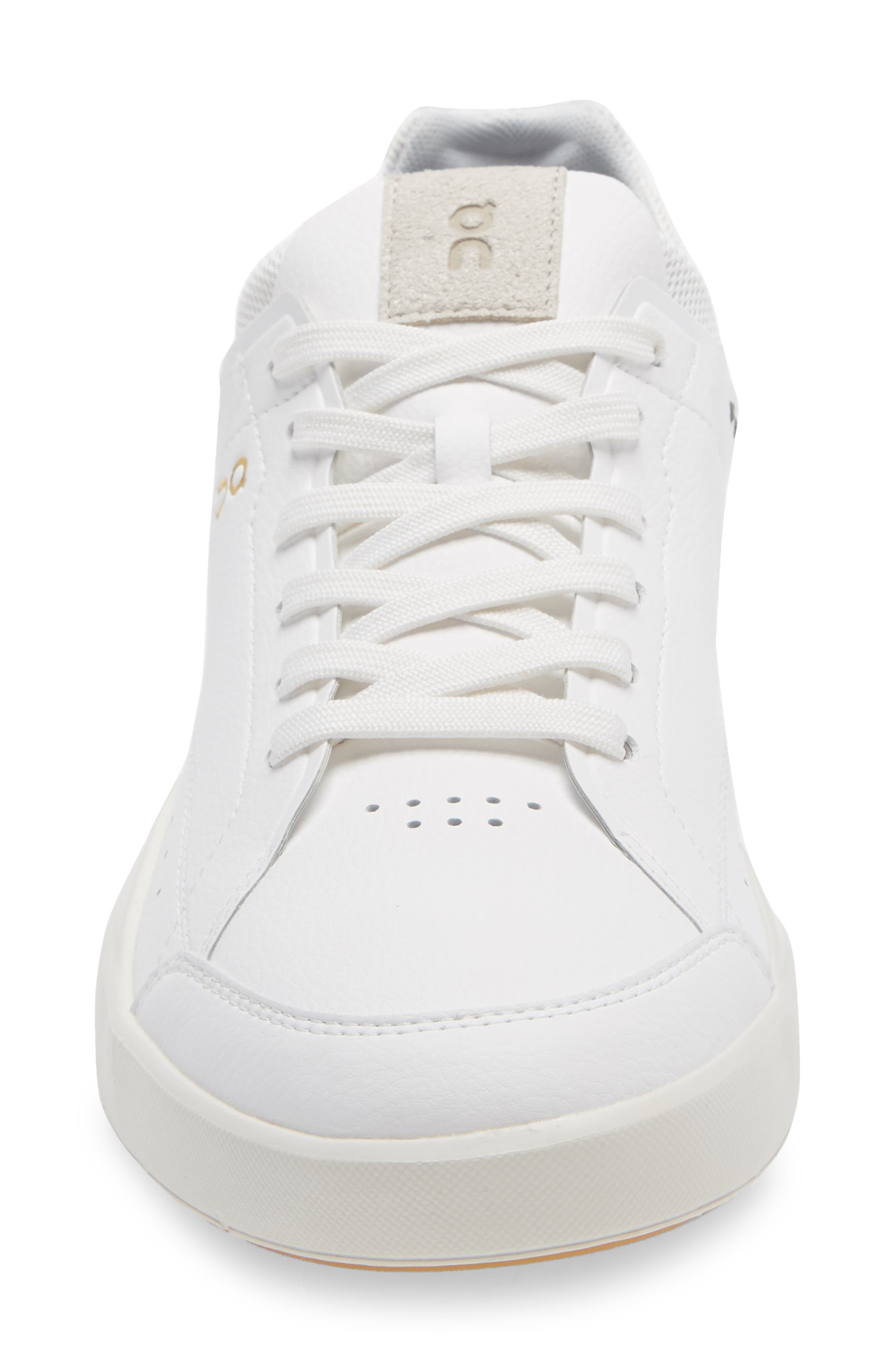 On THE ROGER Centre Court Tennis Sneaker - Men in White 