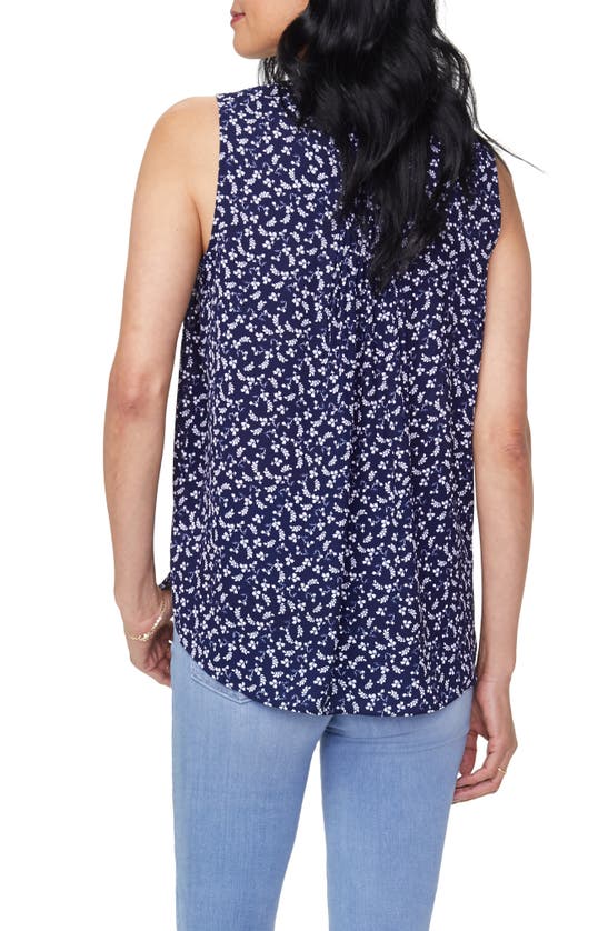 NYDJ PRINT PLEAT BACK SLEEVELESS SPLIT NECK BLOUSE