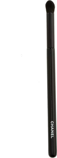 CHANEL LES PINCEAUX DE Rounded Eyeshadow Brush N°204 | Nordstrom
