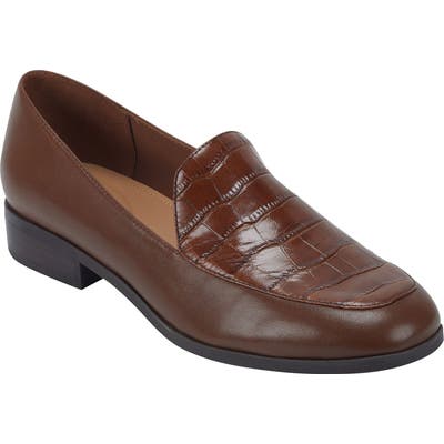Evolve Pip Apron Toe Loafer Flat- Brown
