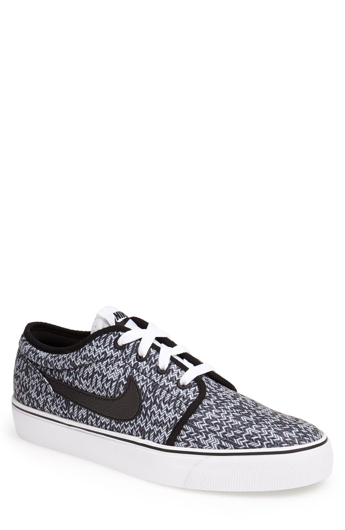 nike toki low txt