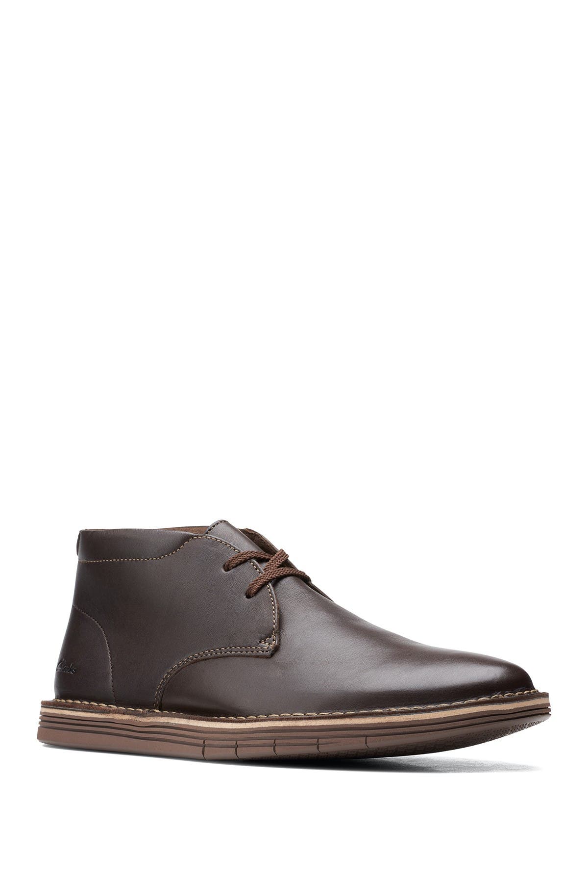 clarks leather chukka boots