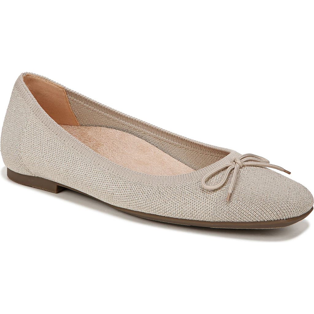 Vionic Klara Knit Ballet Flat In Oatmeal/gold