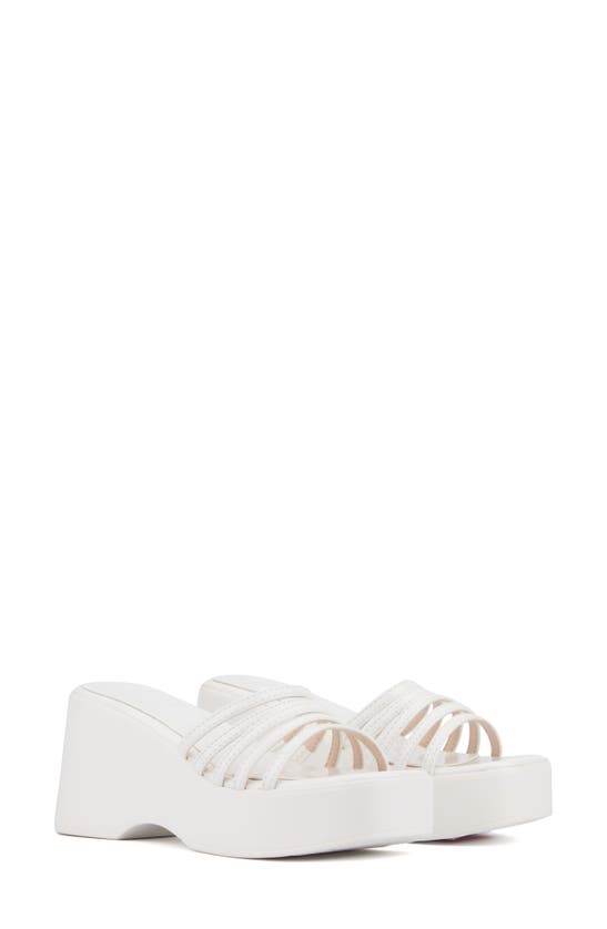 Olivia Miller Dreamer Slide Sandal In White