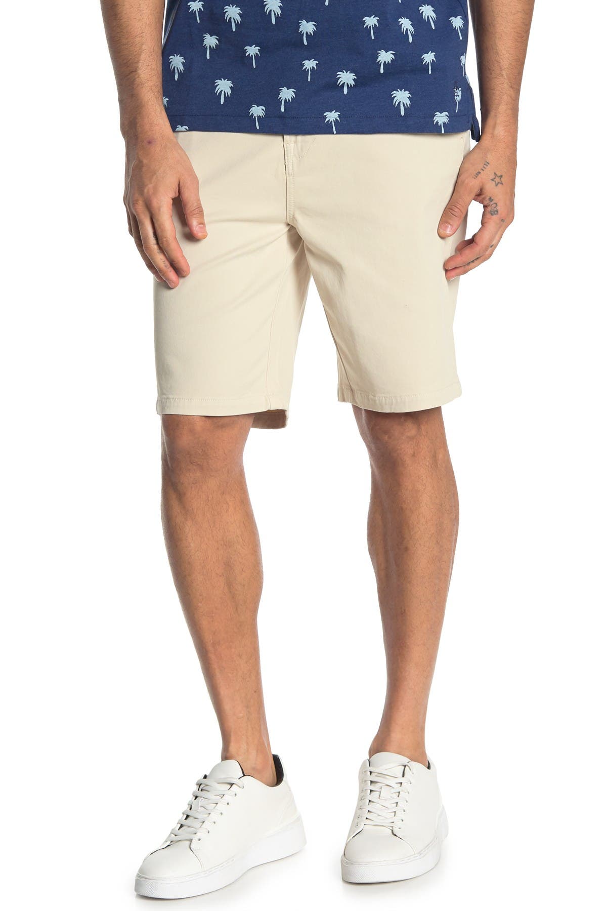 Hudson Relaxed Chino Shorts In Sand