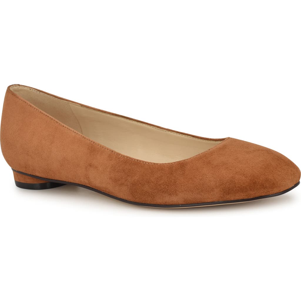 Nine West Robbe Flat In Brown
