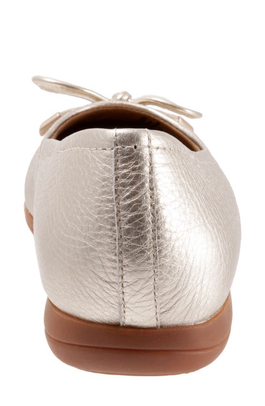 Shop Trotters Dellis Ballet Flat In Champagne Leather