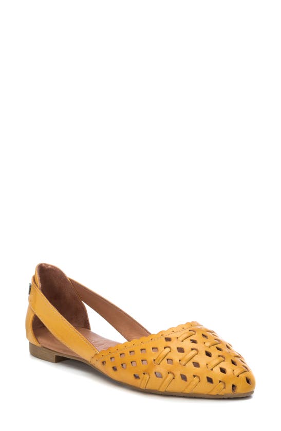 Carmela Adele Flat In Yellow