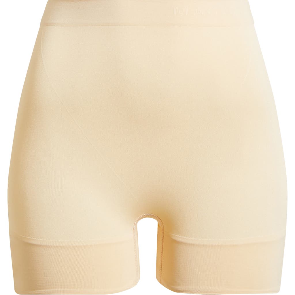 Magic Bodyfashion Comfort Short Seamless Shaping Shorts In Latte