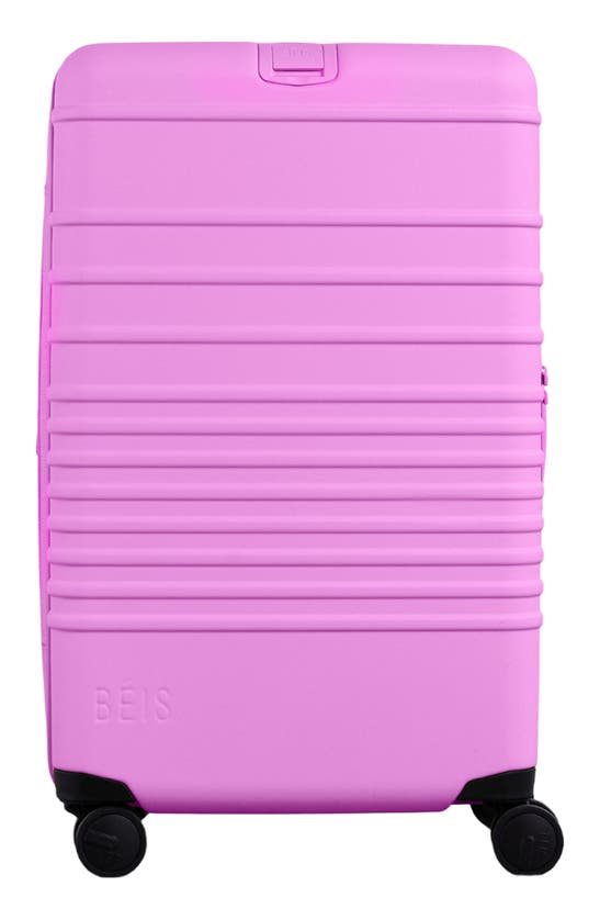 Beis The 26-inch Check-in Roller In Berry