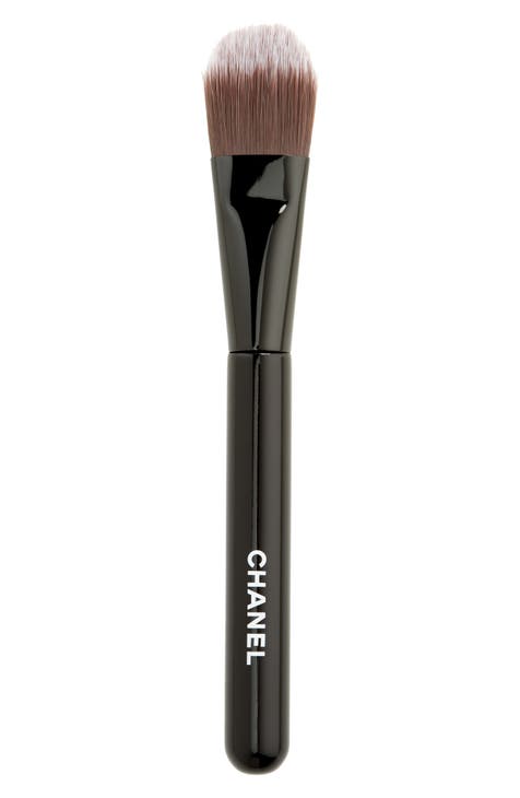 CHANEL Les Minis De Chanel Brush Set  Chanel brushes, Chanel makeup, Makeup  brush set