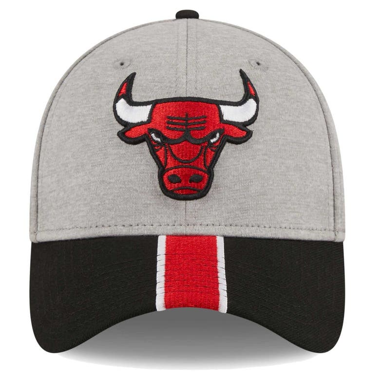 NEW ERA NEW ERA GRAY/BLACK CHICAGO BULLS STRIPED 39THIRTY FLEX HAT