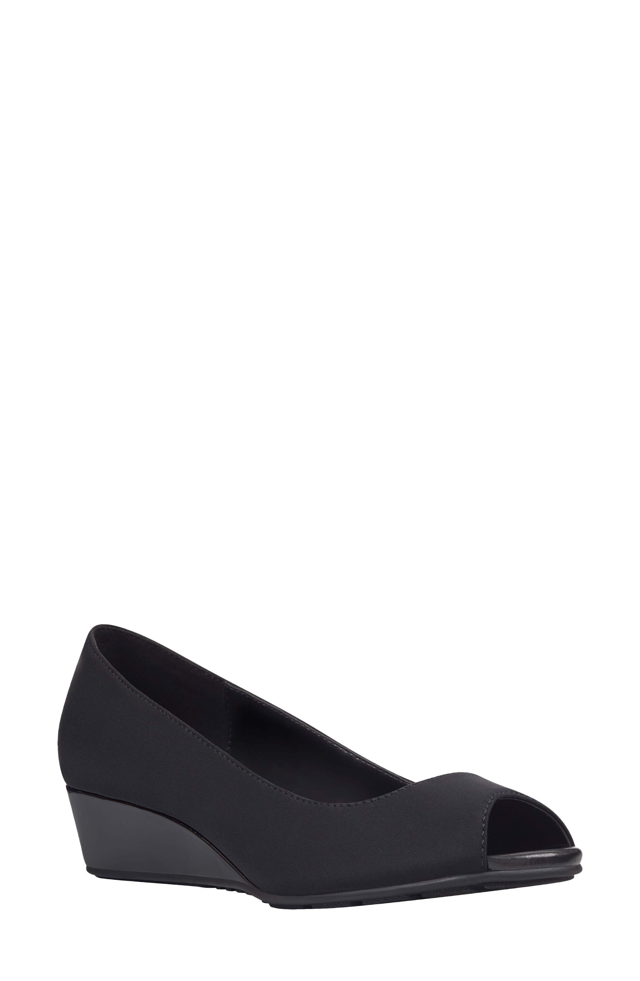 Bandolino peep sale toe